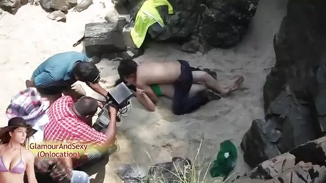 Cuộn dây nóng Angel, được gắn với thứ cứt trong cái máy chết tiệt trong cổ họng của hai miệng. sex xx nhật